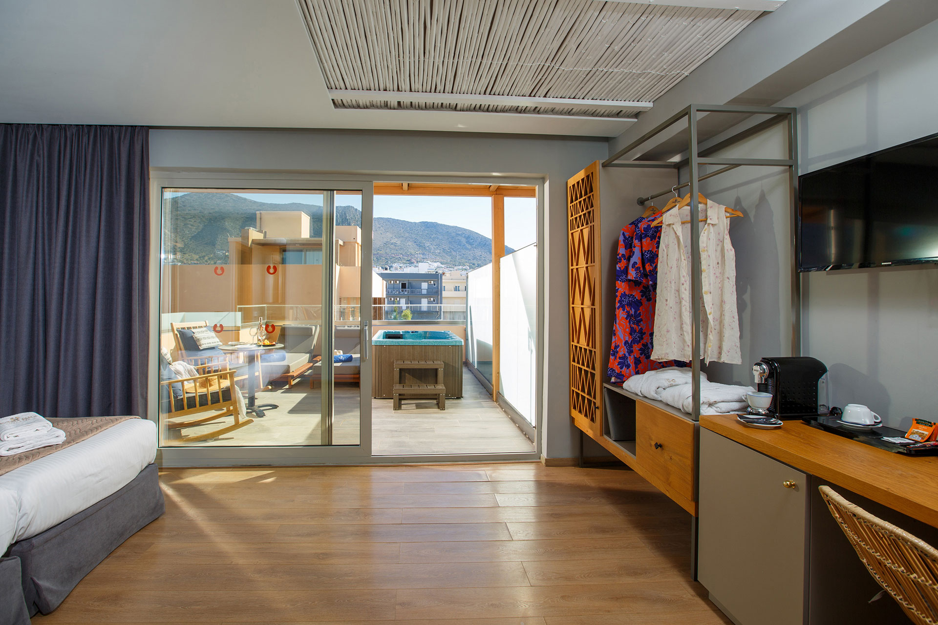 Palmera Beach Hotel Deluxe Room City View Outdoor Jacuzzi 1402