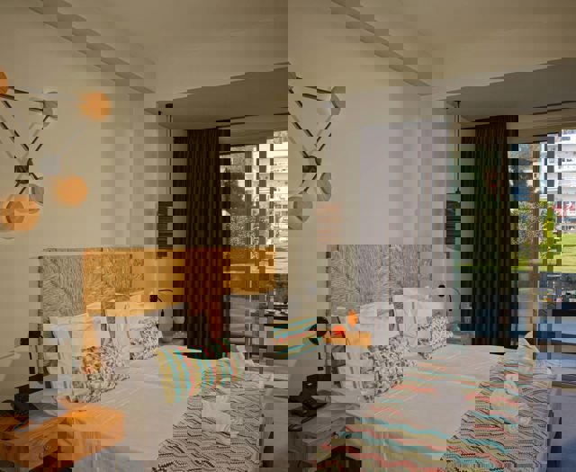 Double Dis Garden View